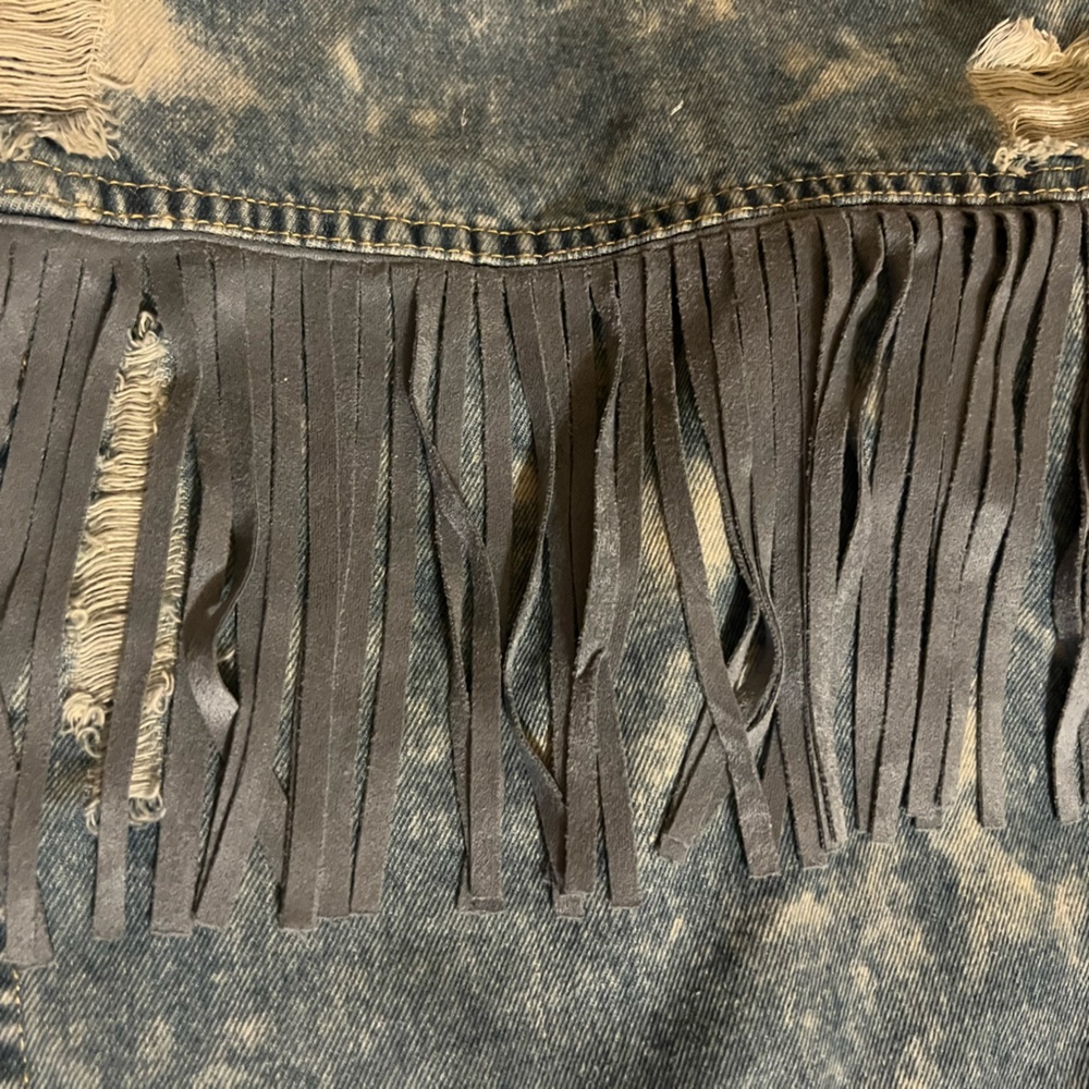 Fantastic Fawn Distressed Blue Jean Jacket - Picture 4 of 4